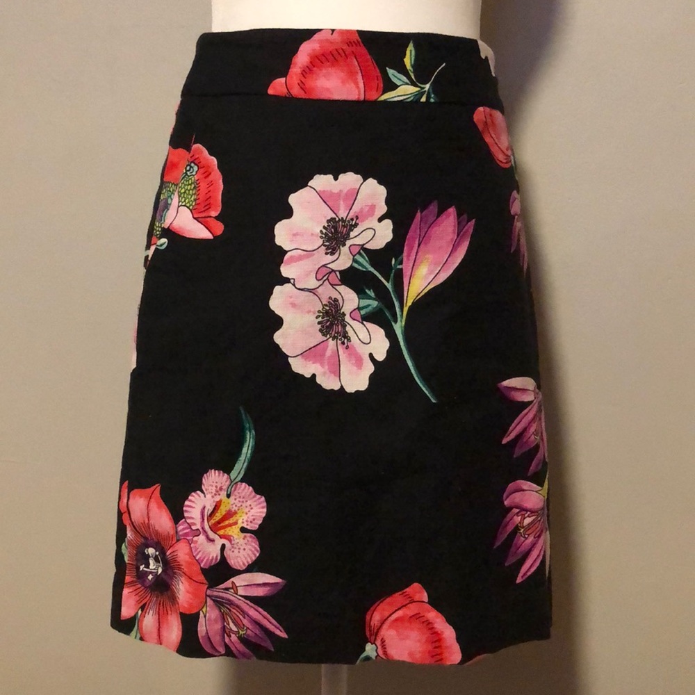 Beautiful Ann Taylor lined skirt